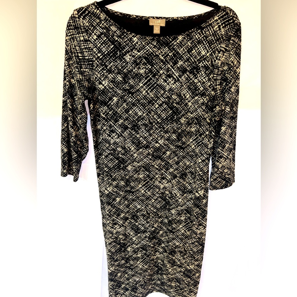 J Jill Relaxed Fit Shift Dress XS- stylish and versatile